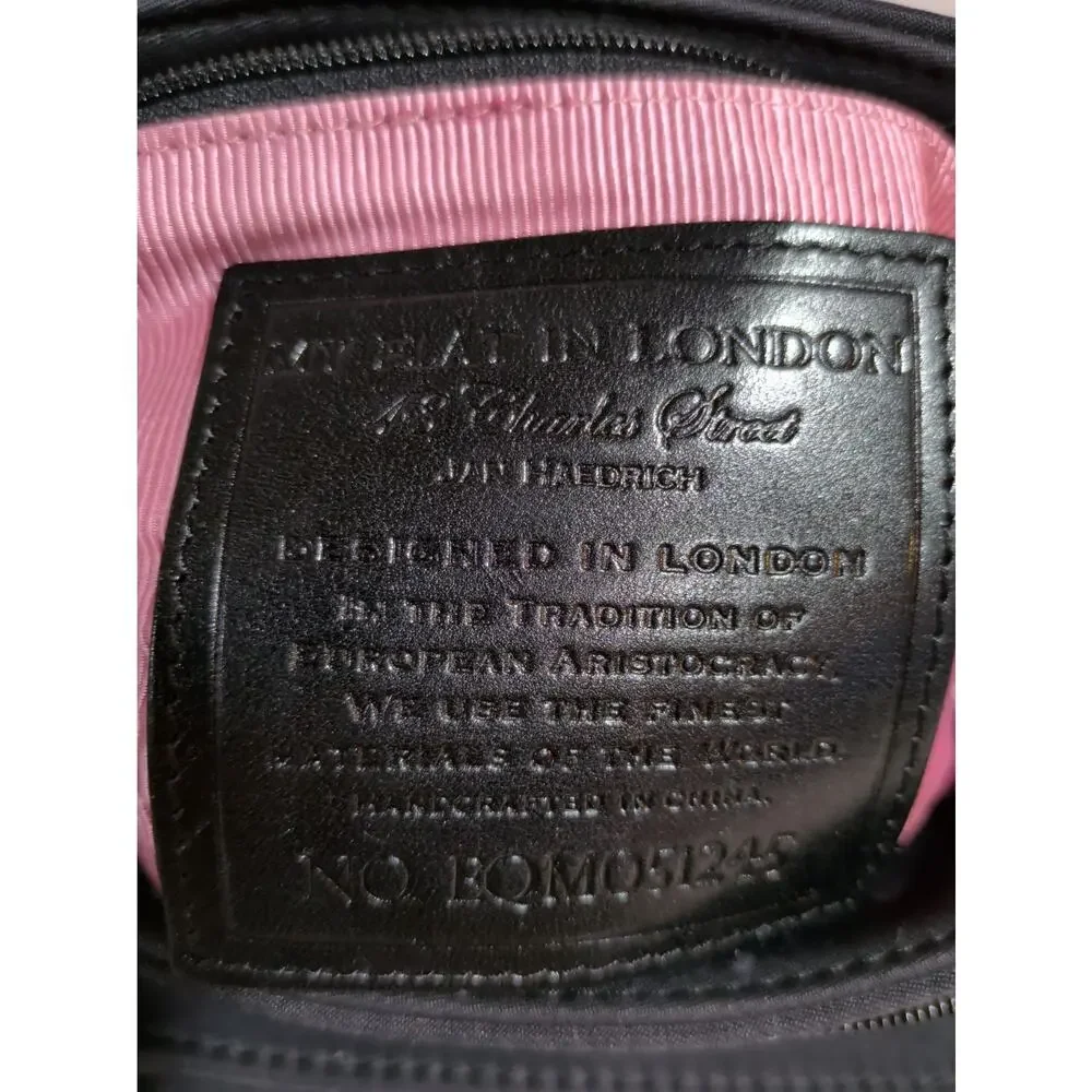 MY FLAT IN LONDON IN VENUSTUM VE RI TAS ORGANIZER PASSPORT LG TOTETE $540